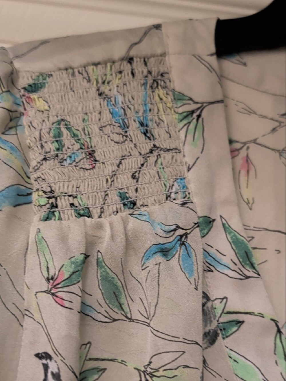 #1 The Limited Cream V-Neck Blouse with Multicolor Bird & Leaf Print - Picture 6 of 6